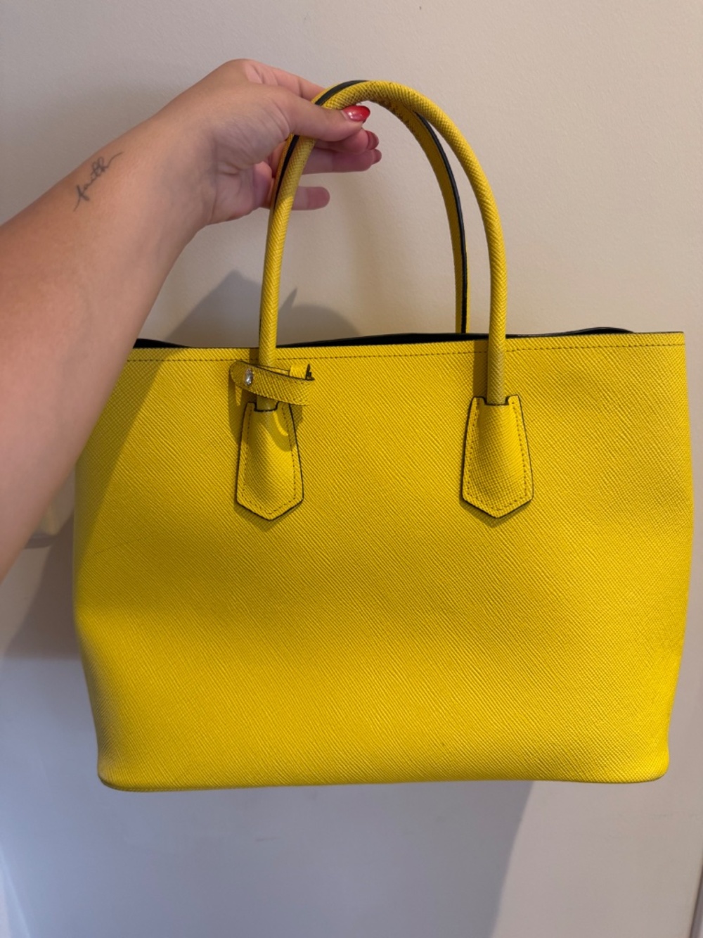 Prada bag - Picture 2 of 4